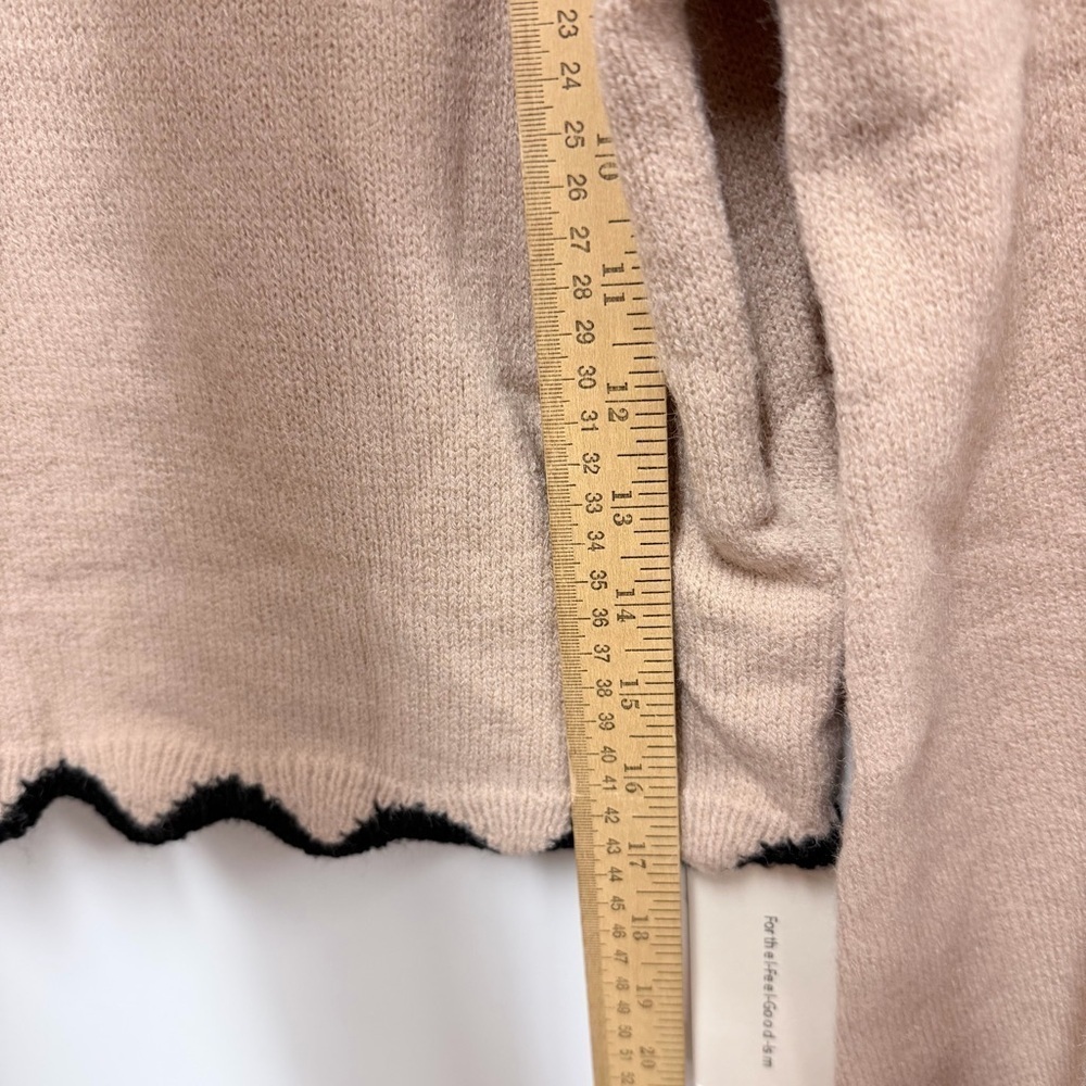 NWT Commense Contrast Wave Bow Sweater Cropped Tan and Black size medium - Picture 10 of 13